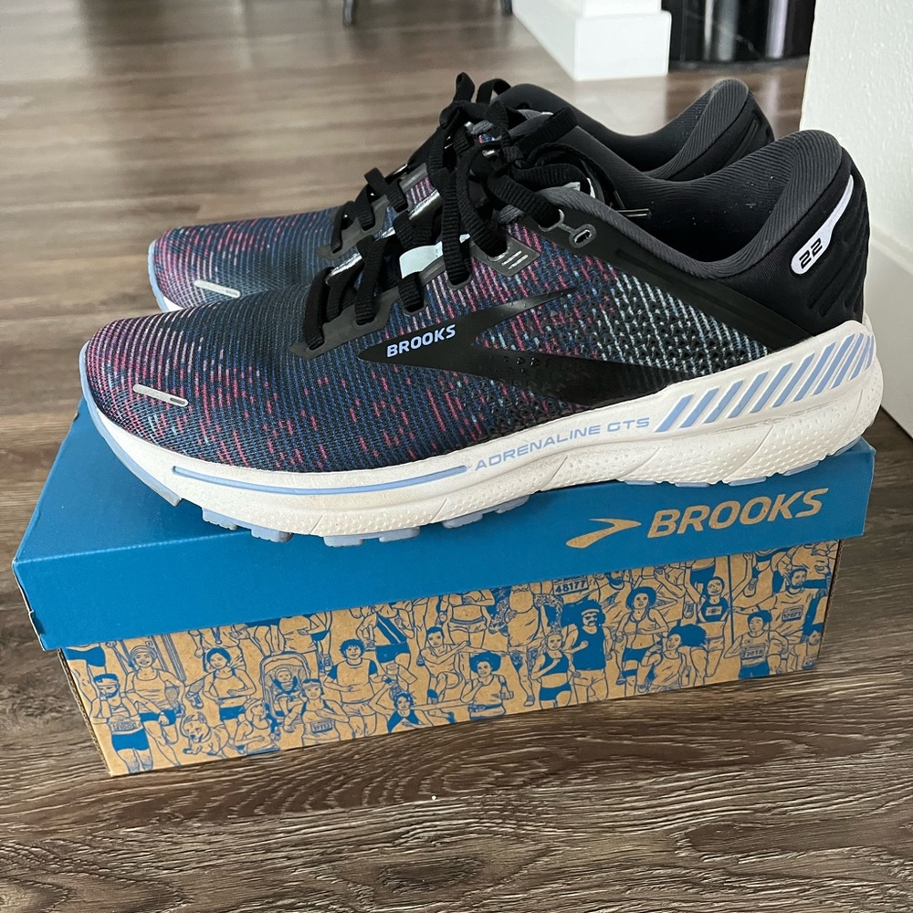 Brooks Adrenaline GTS 22 Lavender/Black/Grey 10 B (M)